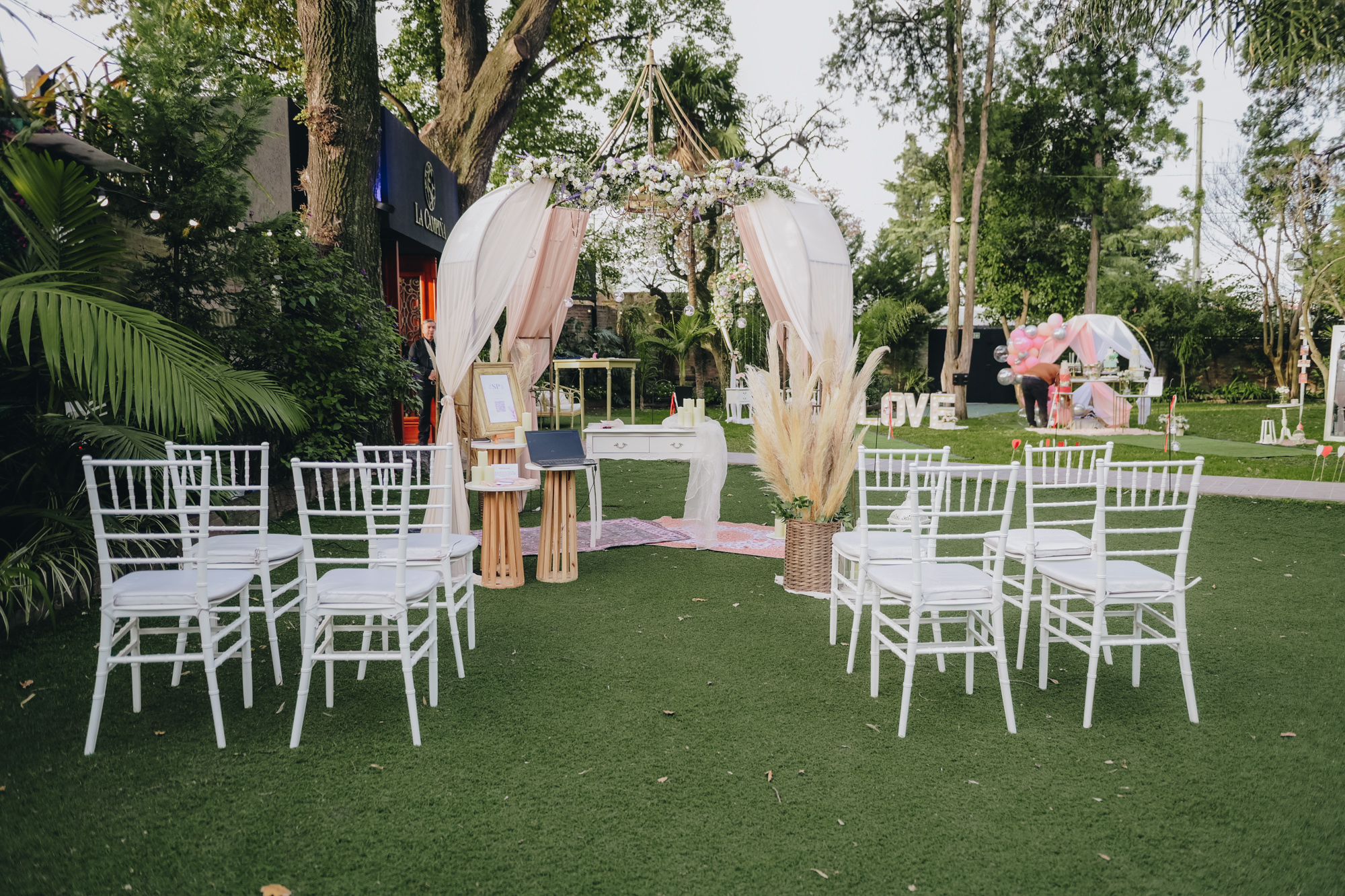 Foto de altar en el parque